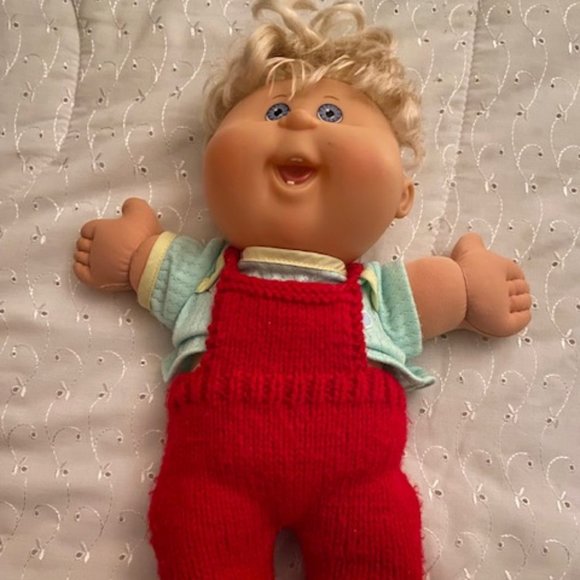 Cabbage Patch Doll - Picture 1 of 1